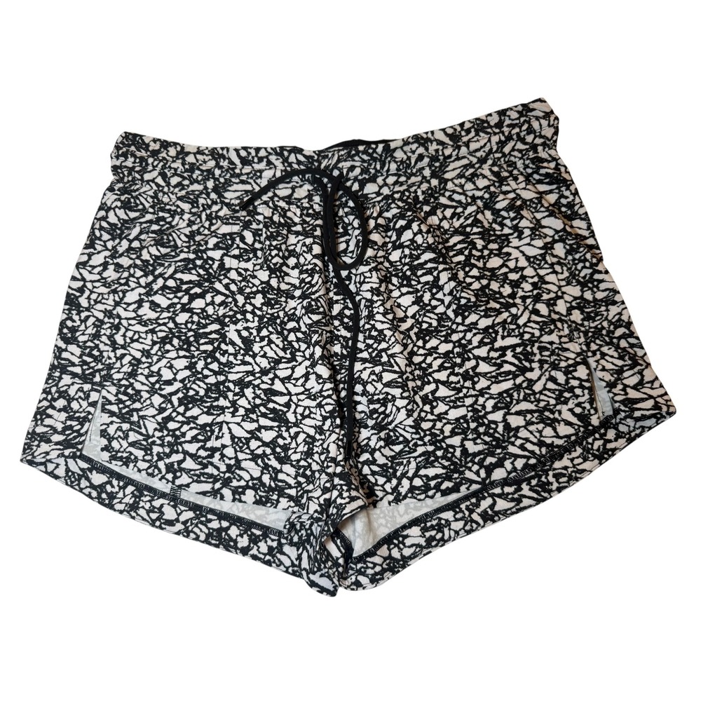 Lululemon Women's Breakaway Shorts Sz 4 Black White Abstract Print‎ Drawstring